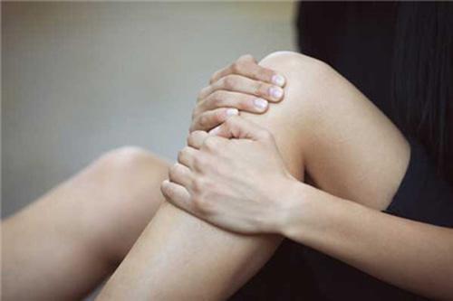 抱怨脚痛的大多是 - 造成脚痛的主要原